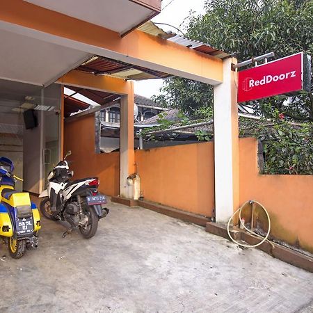 Reddoorz Syariah Near Btc Fashion Mall Bandung Ngoại thất bức ảnh