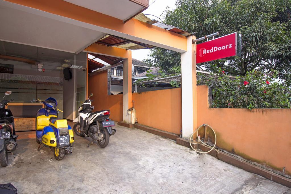 Reddoorz Syariah Near Btc Fashion Mall Bandung Ngoại thất bức ảnh