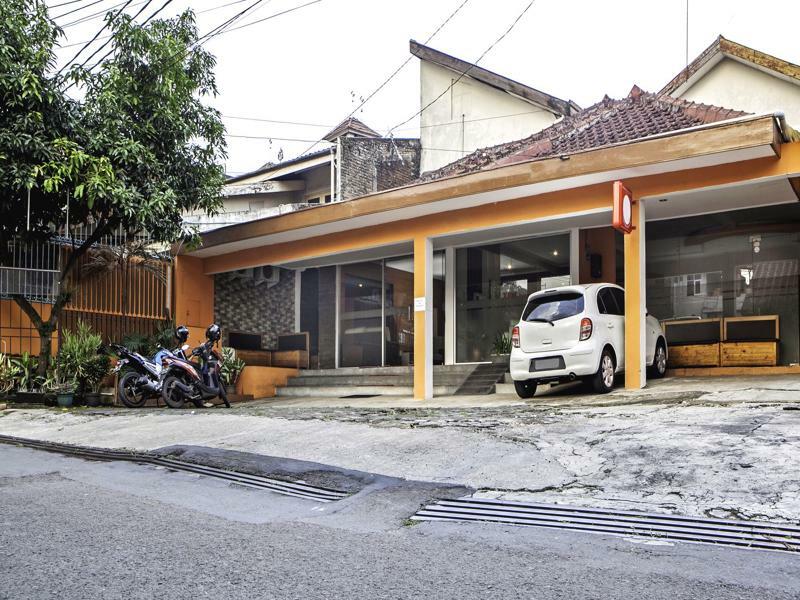 Reddoorz Syariah Near Btc Fashion Mall Bandung Ngoại thất bức ảnh