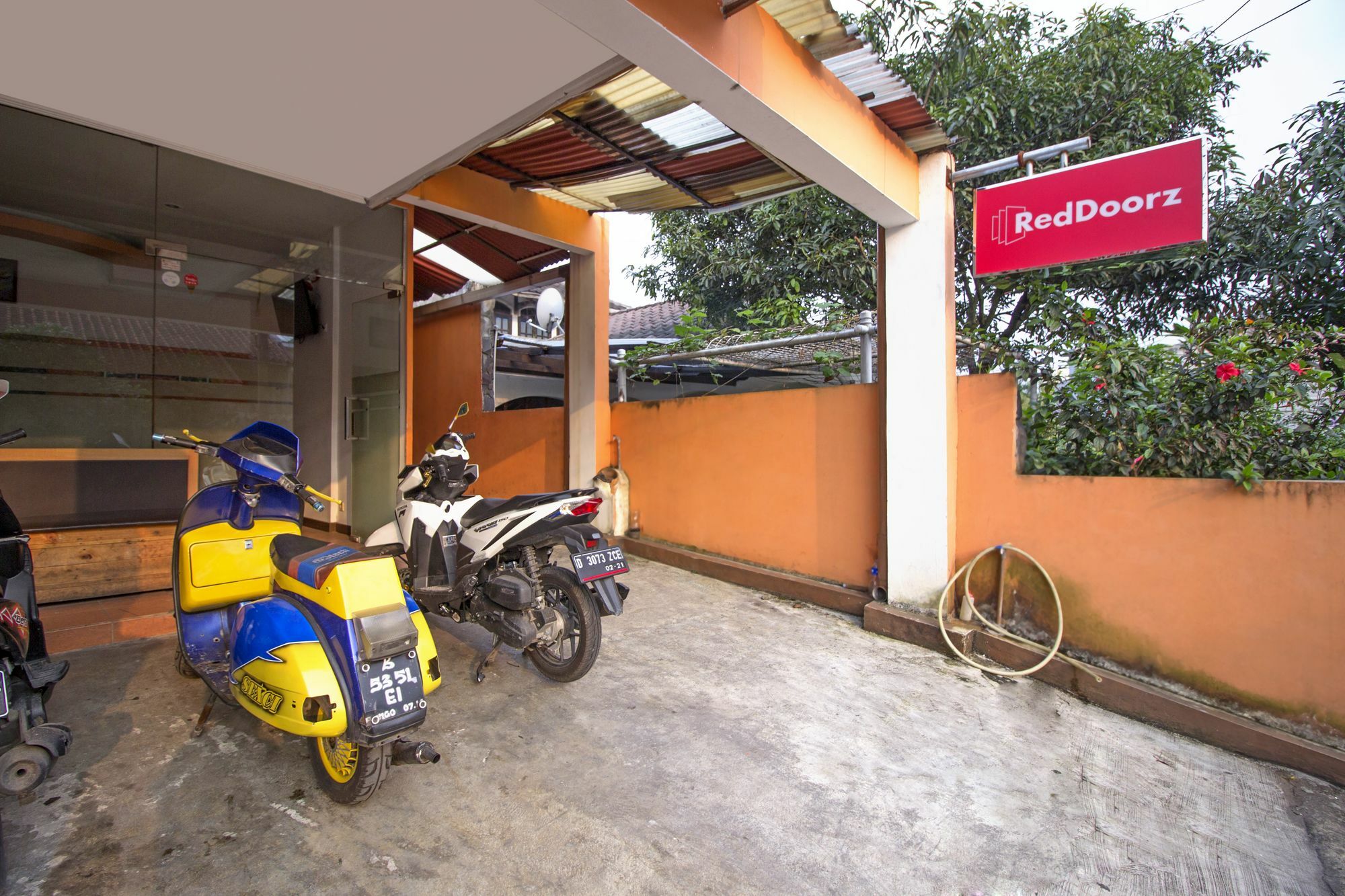 Reddoorz Syariah Near Btc Fashion Mall Bandung Ngoại thất bức ảnh